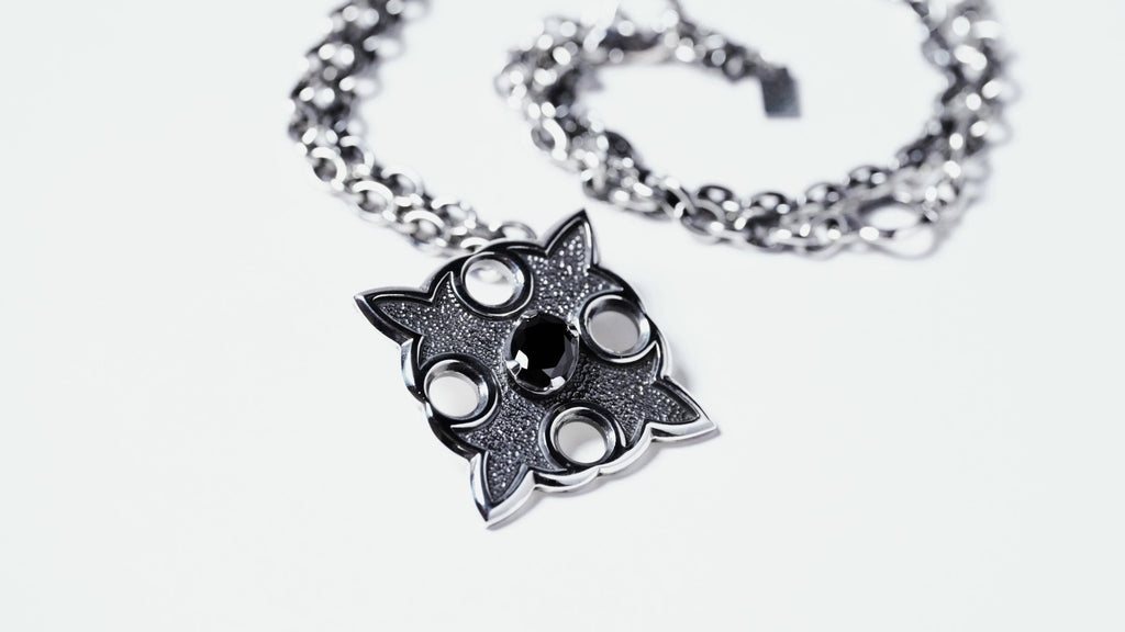 EMBLEM TOP with CHAIN – HORIZUMI SILVER JEWELRY